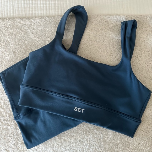 SET Active Tops - Set Active workout set